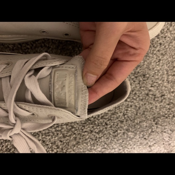 Women’s gray converse - Picture 3 of 4